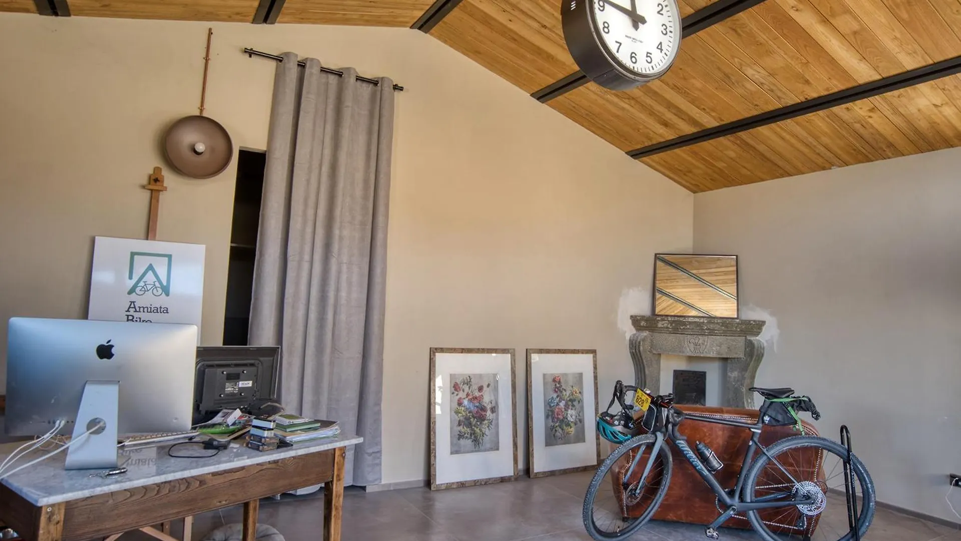 Bed & Breakfast Tuscan Cozy Escape With View, Garden & Breakfast Castell Azzara