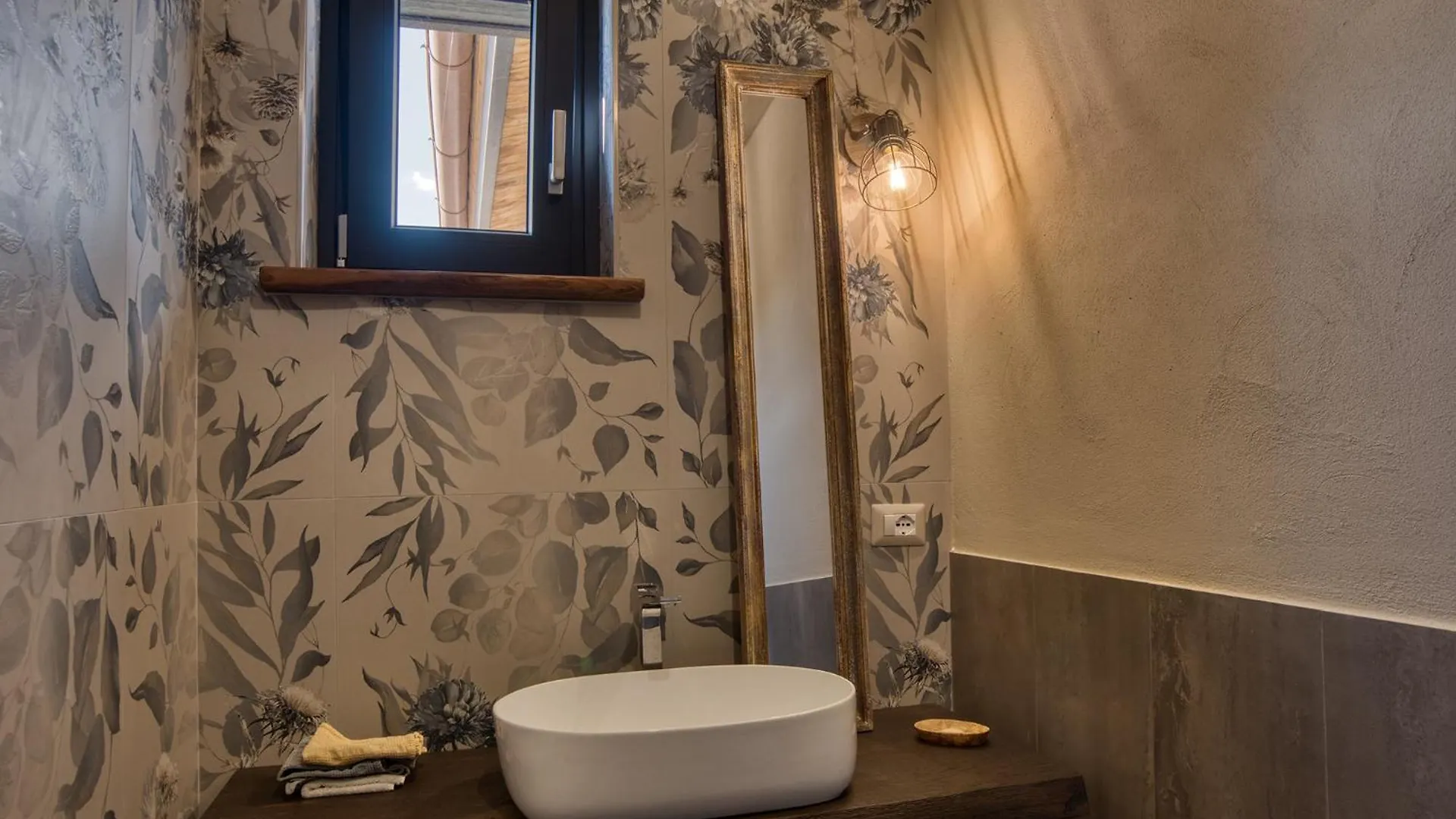 Tuscan Cozy Escape With View, Garden & Breakfast Castell Azzara